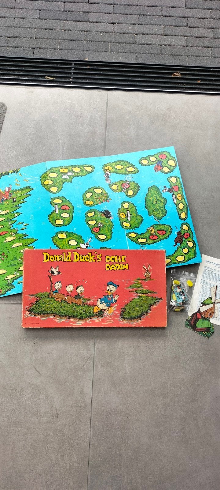 compleet bordspel Donald Duck' dolle dagen, Ophalen of Verzenden, Zo goed als nieuw