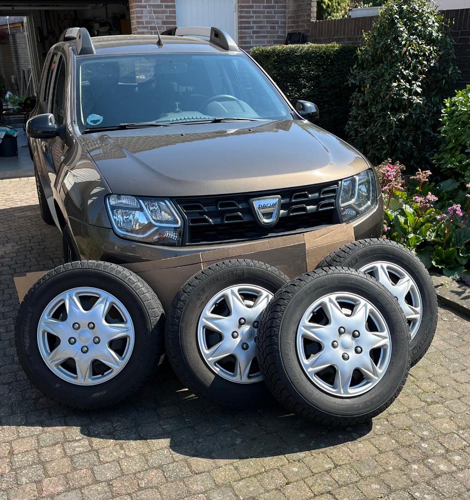 winterbanden Dacia Duster, Auto-onderdelen, Banden en Velgen, Ophalen, Overige, 16 inch, Banden en Velgen