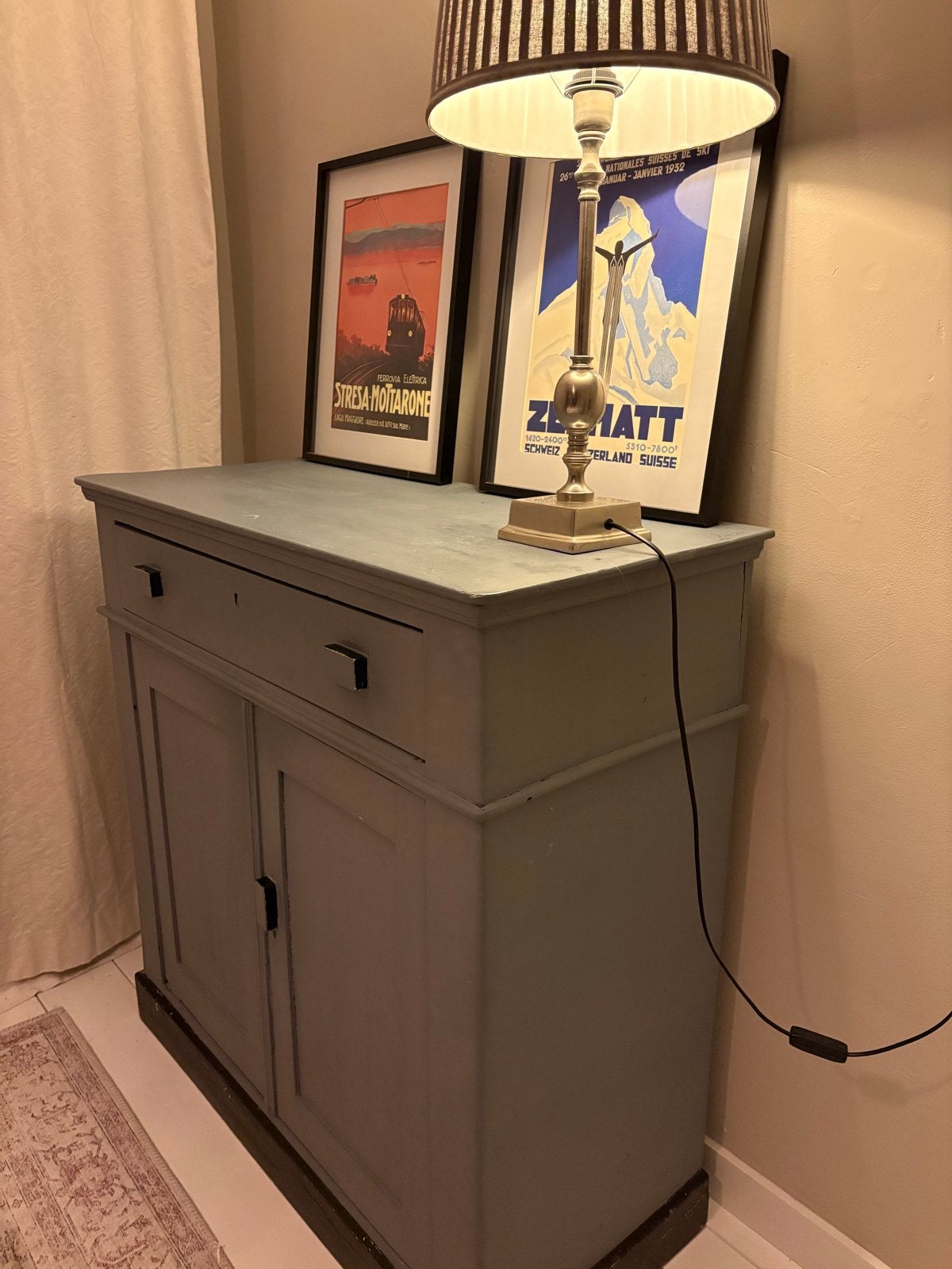 Vintage dressoir/kastje - Grijs geverfd, Antiek en Kunst, Antiek | Meubels | Kasten, Ophalen of Verzenden