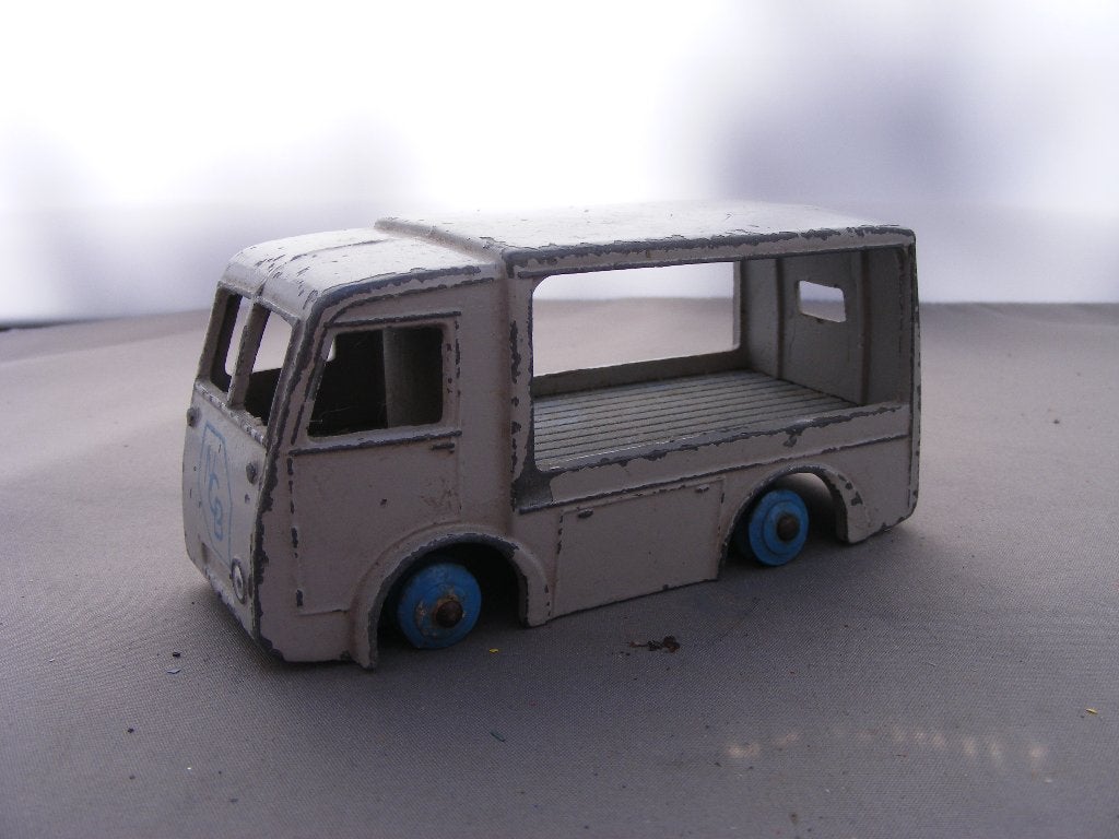 NGB electric van dinky toys 30V, Hobby en Vrije tijd, Modelauto's | 1:43, Ophalen of Verzenden, Gebruikt, Bus of Vrachtwagen, Dinky Toys