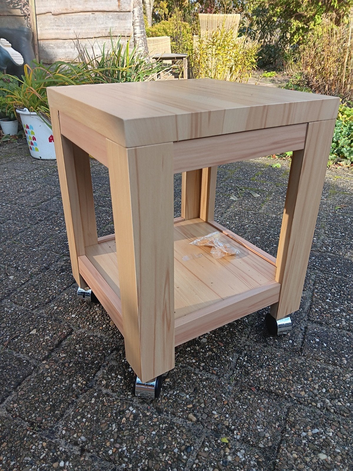 Houten bijzettafel op wielen - Nieuw, Minder dan 55 cm, Vierkant, Nieuw, Modern
