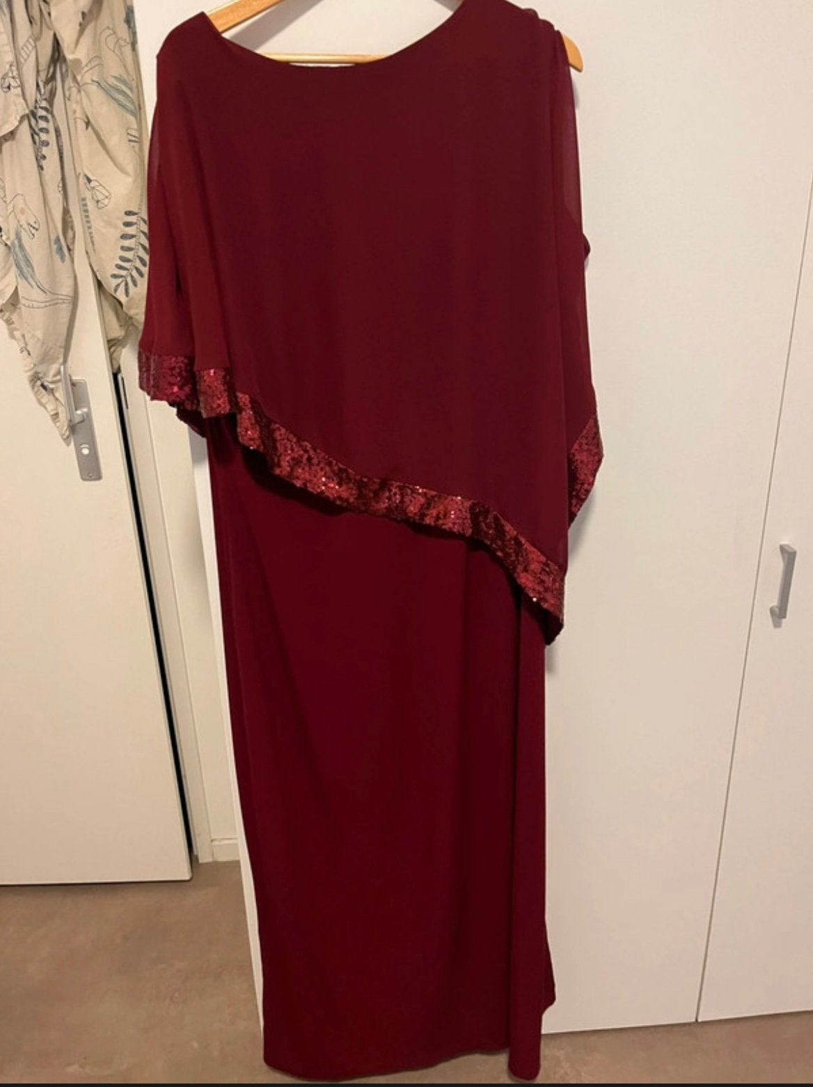Hierbij verkoop ik mijn jurk, Kleding | Dames, Gelegenheidskleding, Ophalen, Galajurk, Maat 46/48 (XL) of groter, Nieuw