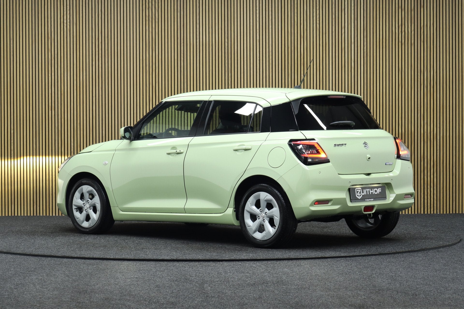 Suzuki Swift 1.2 Automaat Select Smart Hybrid | Adaptive-cru, Auto's, Suzuki, Dealer onderhouden, Gebruikt, 400 kg, 24 maanden