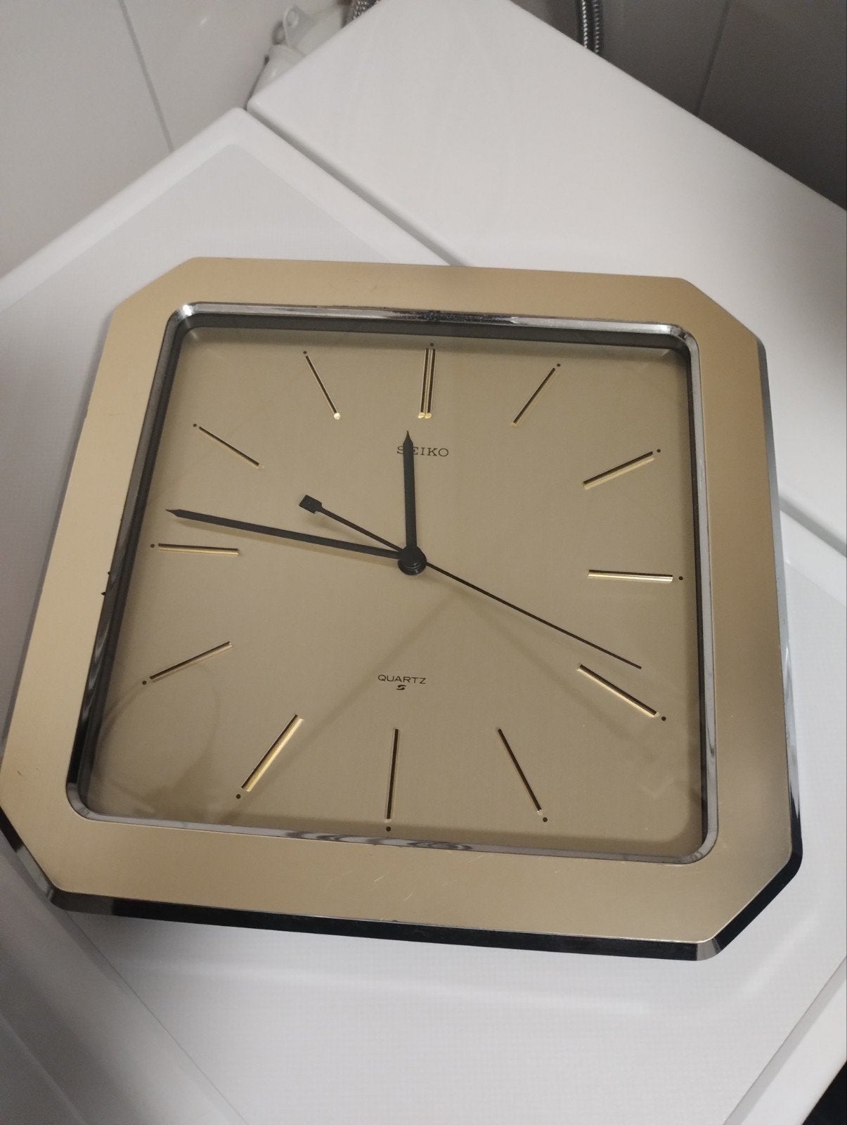 Vintage Seiko Seikosha quartz wandklok, Ophalen