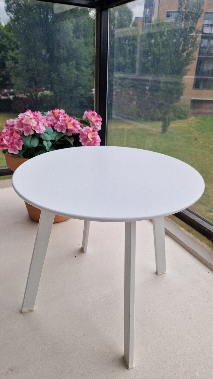 Stijlvol metalen salontafeltje Intratuin gebroken wit, Ophalen, 50 – 75, Minder dan 50 cm, Gebruikt