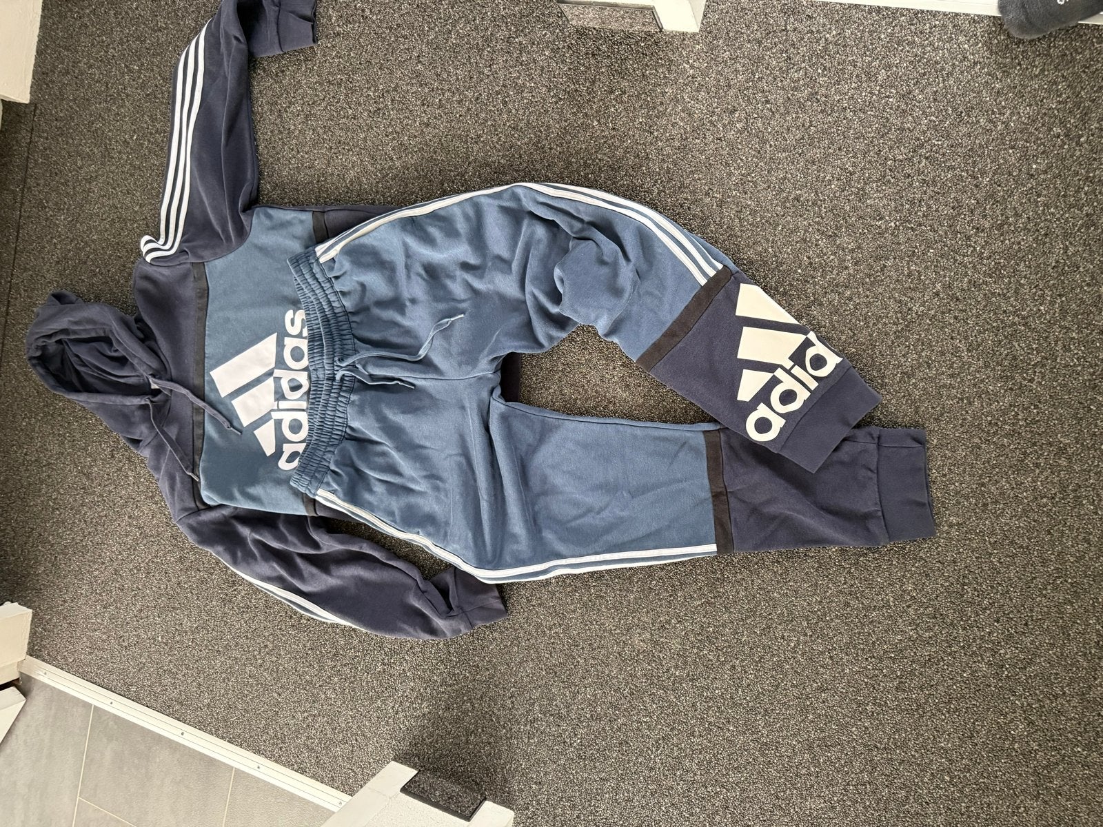 Adidas trainingspak en T-shirt, maat XL, Blauw, Maat 56/58 (XL), Ophalen of Verzenden, Gedragen