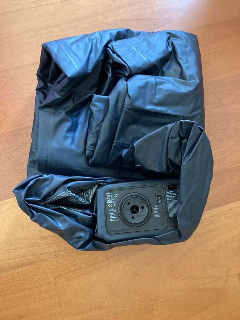 Intex luchtbed (2 personen) met elektrische pomp, Caravans en Kamperen, Luchtbedden, Ophalen, Zo goed als nieuw