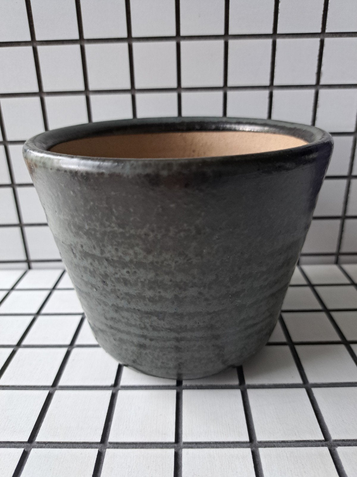 MOBACH robuuste vintage bloempot zwart grijs antraciet, Rond, Binnen, Ophalen of Verzenden, Aardewerk