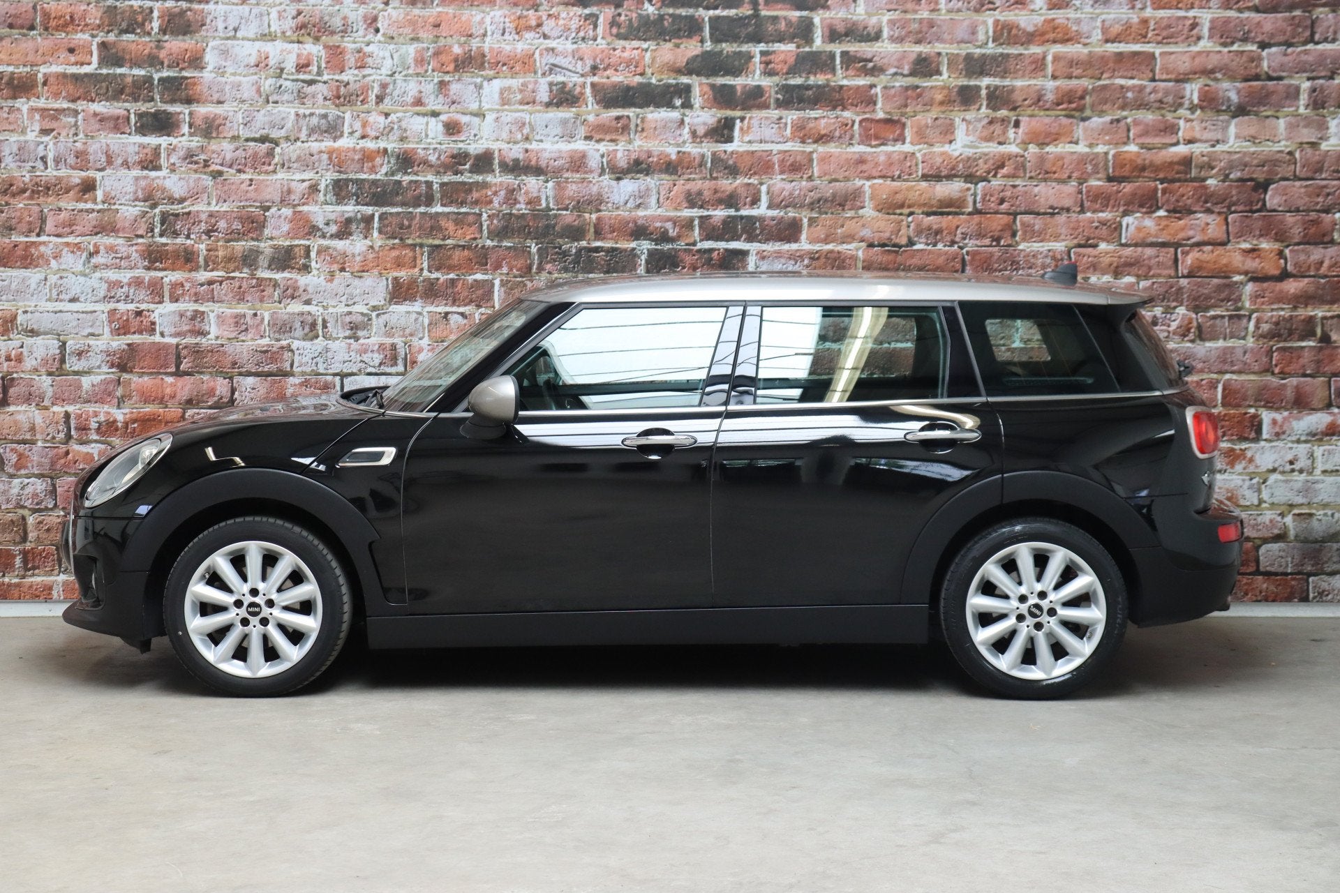 MINI Clubman Cooper Business / Navigatiesysteem / Bluetooth, Auto's, Mini, Voorwielaandrijving, Gebruikt, Zwart, Origineel Nederlands