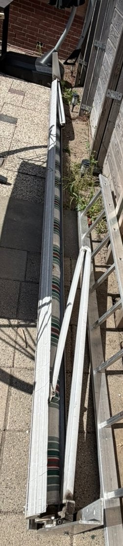 Handbediend knikarmscherm 5m breed, 3m uitval, 150 tot 300 cm, Ophalen, Zo goed als nieuw, Knikarmscherm