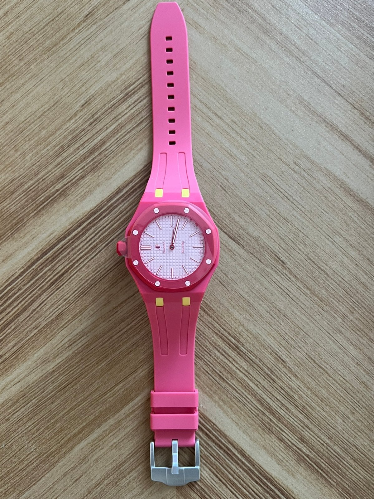 Ap x Swatch Royal Pop OTTO ROSSO, Ophalen of Verzenden, Zo goed als nieuw, Kunststof, Swatch