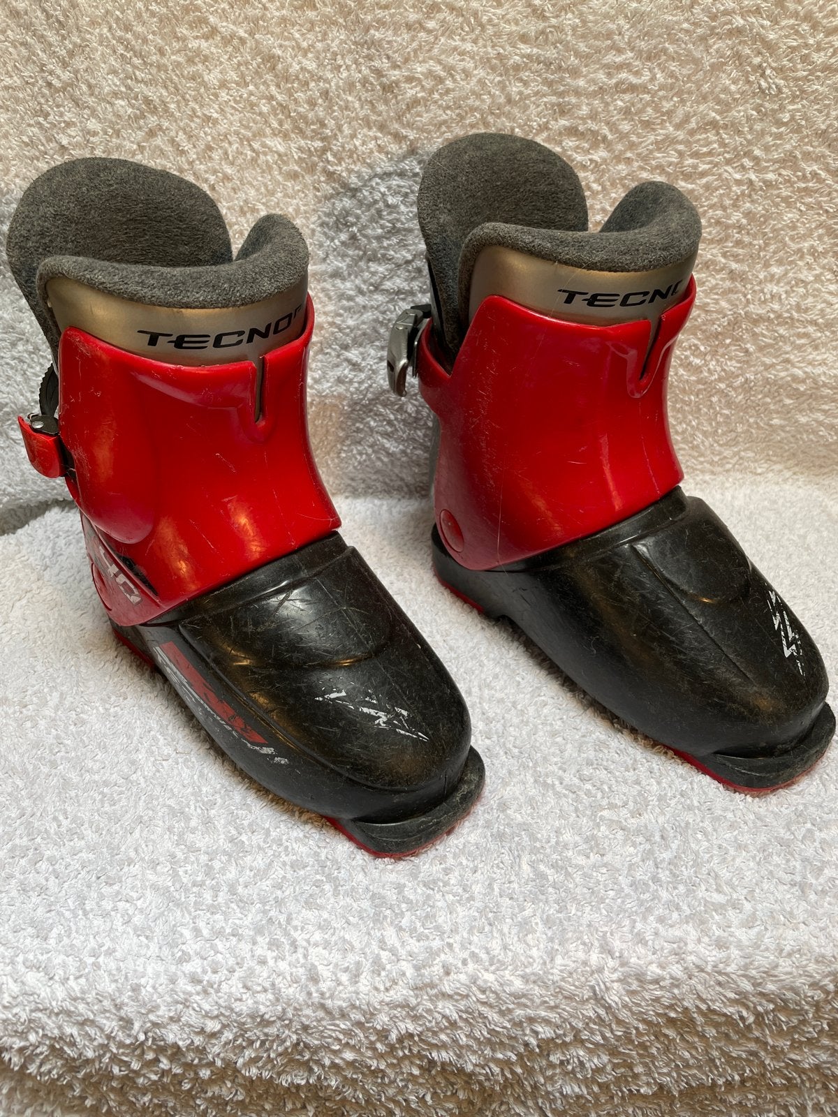 TecnoPro Skischoenen Kind - 234 mm - Rood/Zwart, Sport en Fitness, Skiën en Langlaufen, Overige merken, Gebruikt, Schoenen, Ophalen of Verzenden