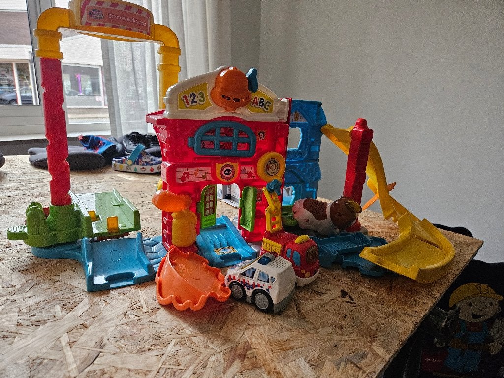 V tech toet toet garage, Kinderen en Baby's, Speelgoed | Vtech, Ophalen, Zo goed als nieuw, 2 tot 4 jaar