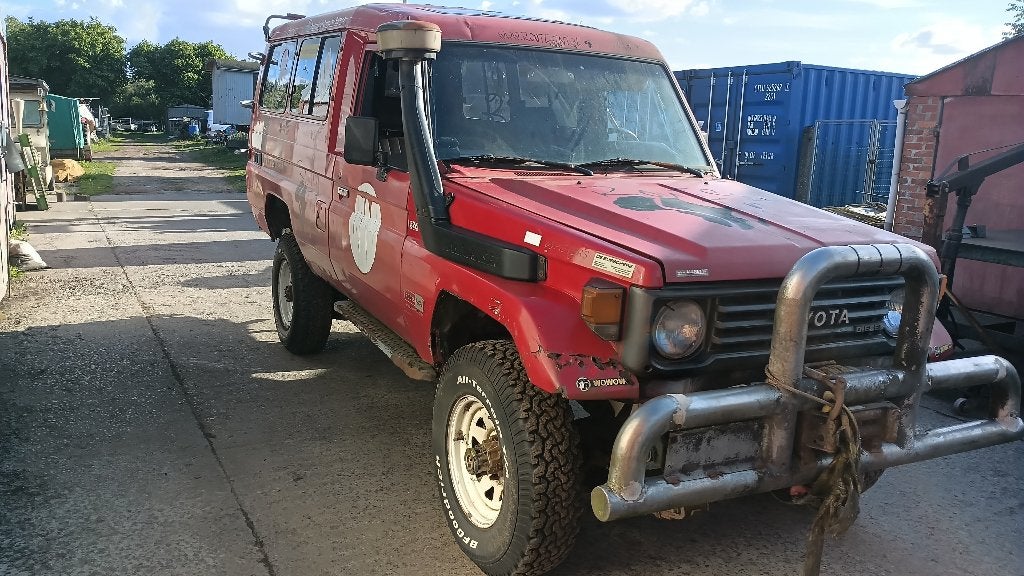 Toyota land-cruiser PZJ75 trooper bush taxi, voor opmaak., Ophalen, Gebruikt, Spatbord, Toyota