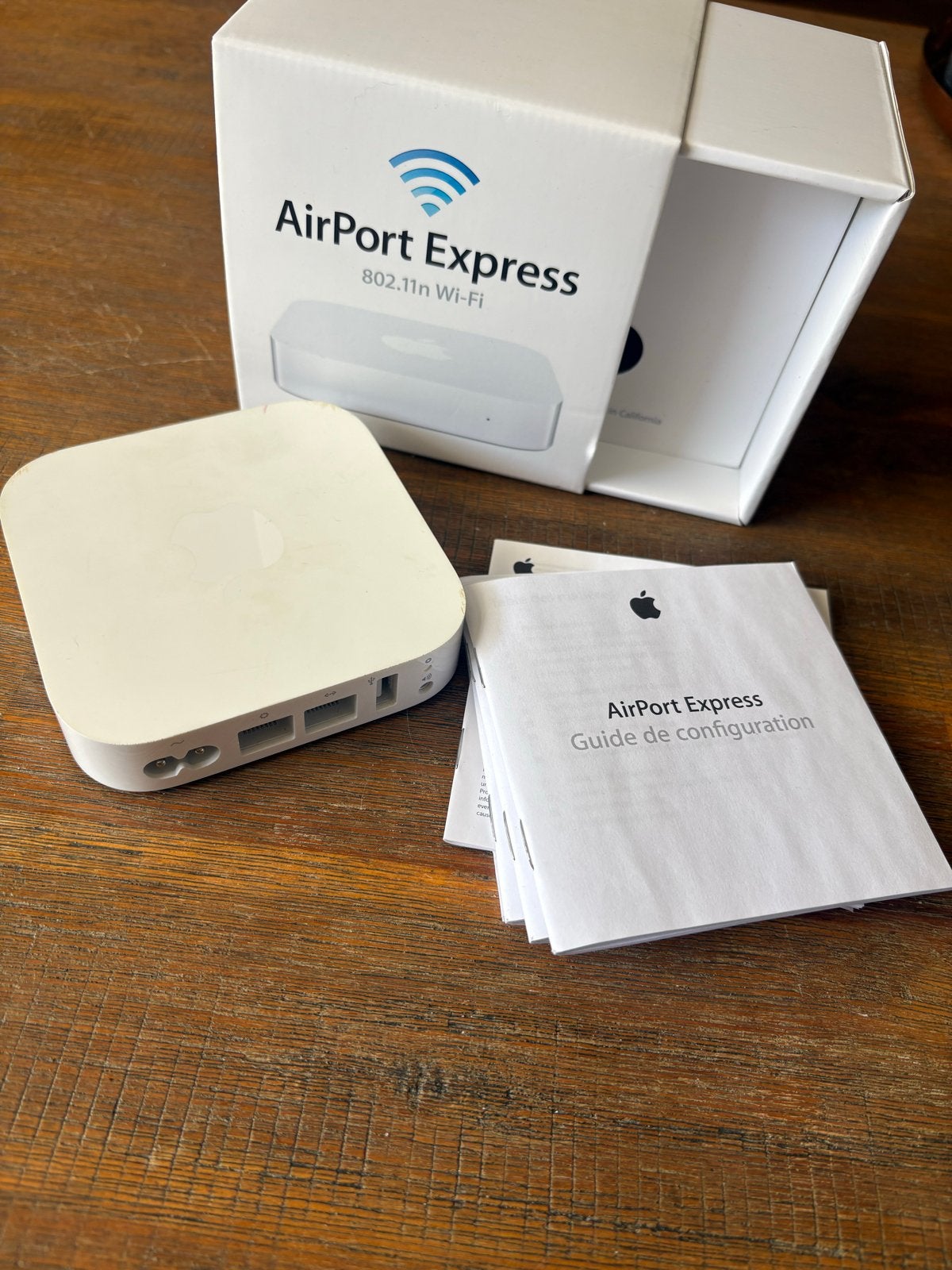 Apple AirPort Express 802.11n Wi-Fi Router A1392, Computers en Software, Routers en Modems, Ophalen of Verzenden, Gebruikt, Router