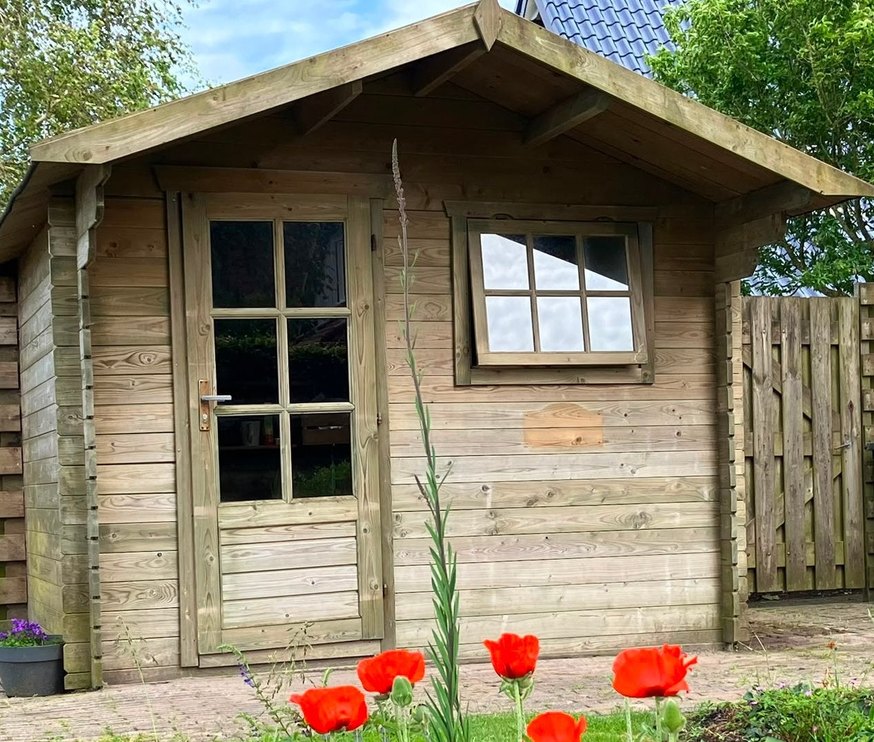 Nette blokhut / tuinhuis 240 x 280 cm, Tuin en Terras, Tuinhuizen, Blokhut, 1 raam, Met overkapping, Hout