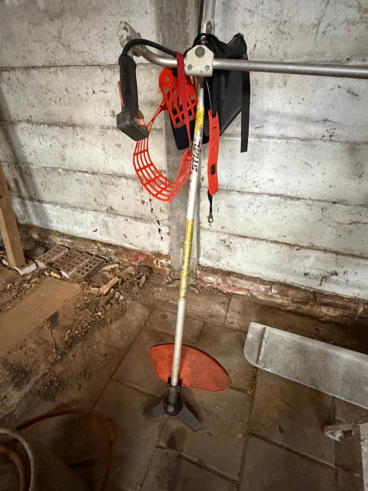 Stihl Bosmaaier, Ophalen, Gebruikt, Benzine