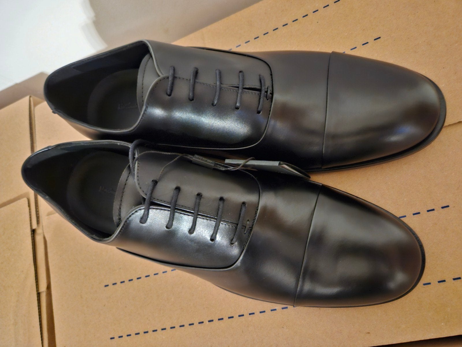 schoenen, Ophalen, Nieuw