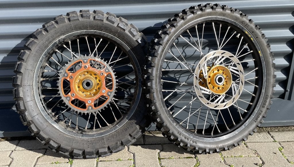 KTM EXC wielen 18/21 inch + endurobanden. los of samen., Ophalen, Gebruikt