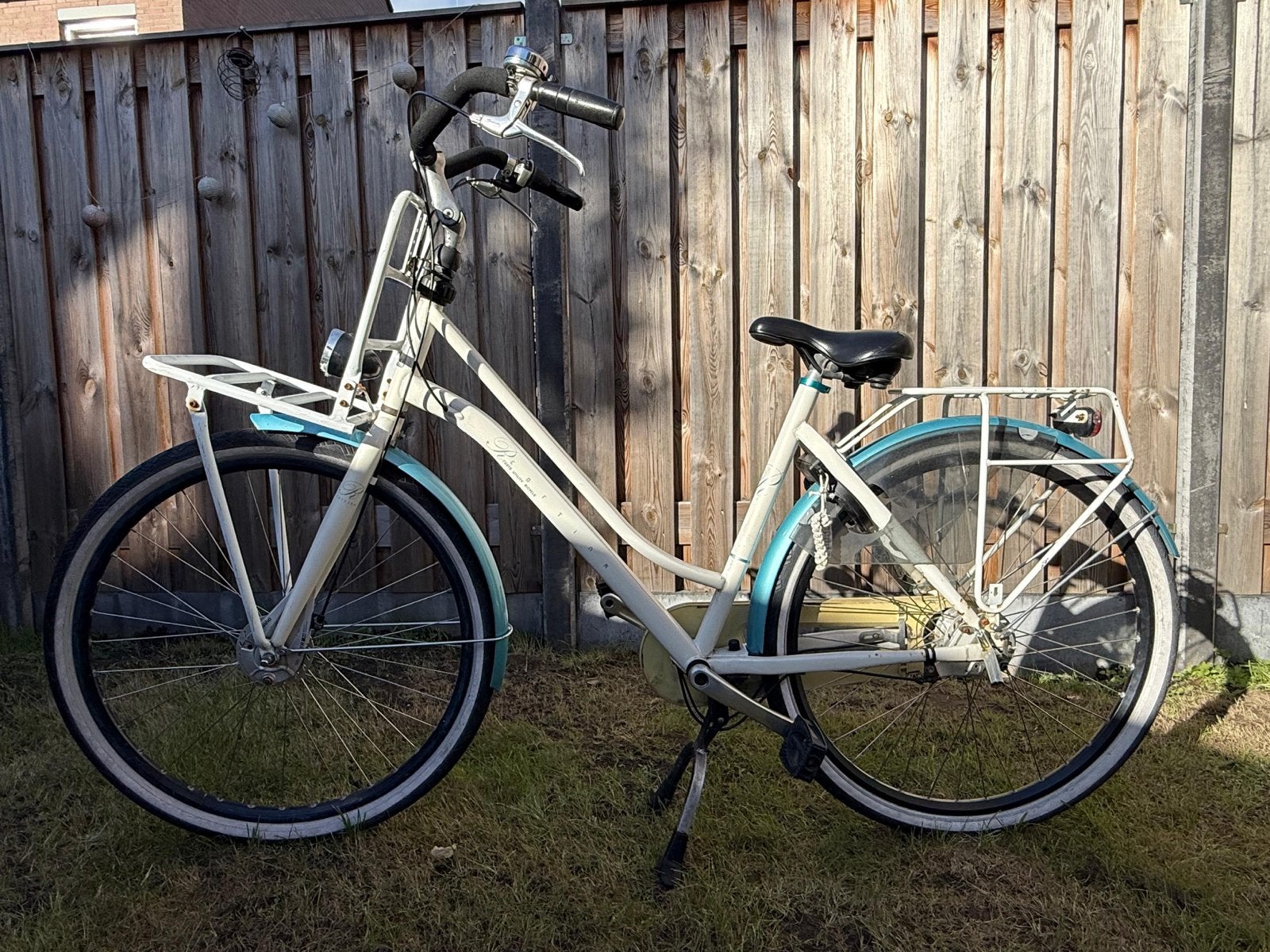 Cortina damesfiets blauw/wit met ringslot en voetsteunen, Ophalen of Verzenden, Gebruikt, Overige merken, (Extra) lage instap