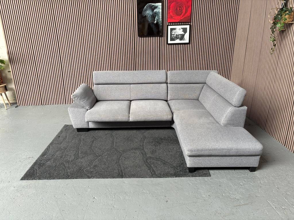 GRATIS LEVERING Hoekbank Grijs 270x215 GEREINIGD, Huis en Inrichting, Banken | Bankstellen, 250 tot 300 cm, Hoekbank, Ophalen of Verzenden