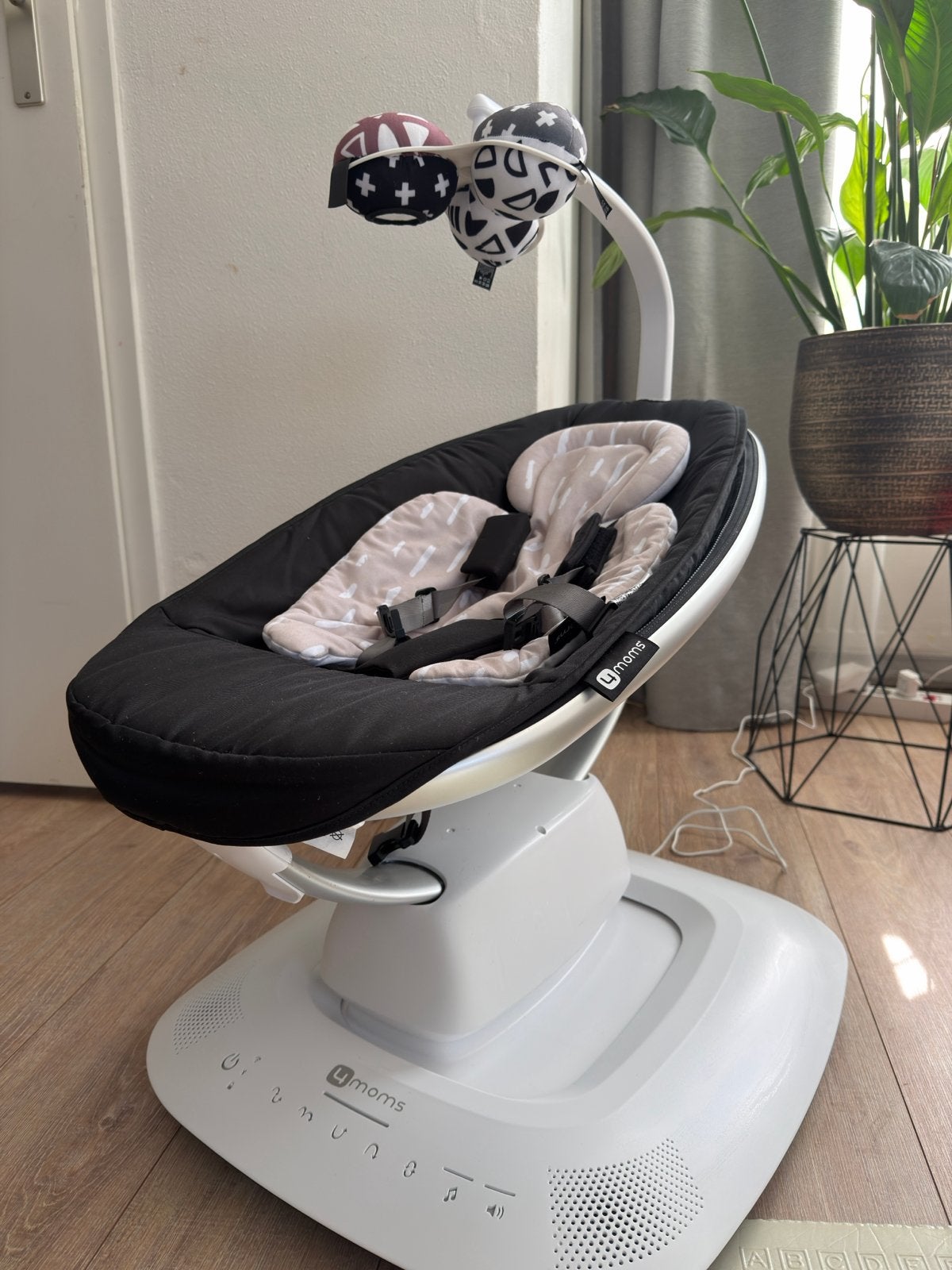 4moms MamaRoo 4.0 Wipstoel - Zo goed als nieuw, Wipstoel, Ophalen, Overige merken, Met gordel(s) of riempje(s)