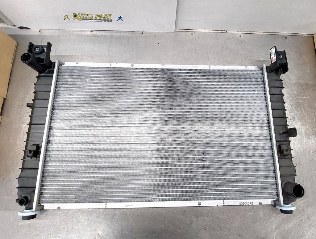 Chevrolet Silverado 4.8L v8 radiateur 1999-2004, Auto-onderdelen, Gebruikt, Cust.support@delphi.com, Amerikaanse onderdelen, 1624 Meijer Drive Troy, MI 48084