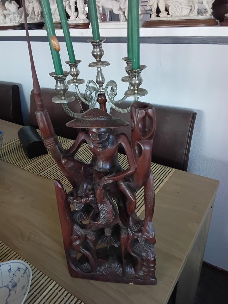Handgesneden houten beeld visser met vis, Ophalen, Handgemaakt, 20 - 50 cm, Beeld
