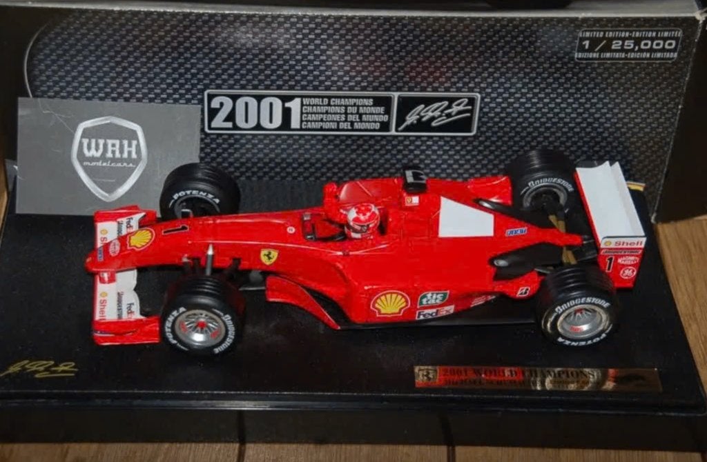 1:18 FERRARI F1 2001 WORLD CHAMPION Schumacher Hotwheels WRH, Hobby en Vrije tijd, Verzenden, Zo goed als nieuw, Auto, Hot Wheels