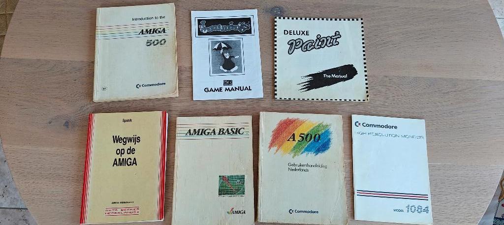 Amiga 500 vintage computer handleidingen alleen afhalen, Computers en Software, Vintage Computers, Ophalen, Commodore