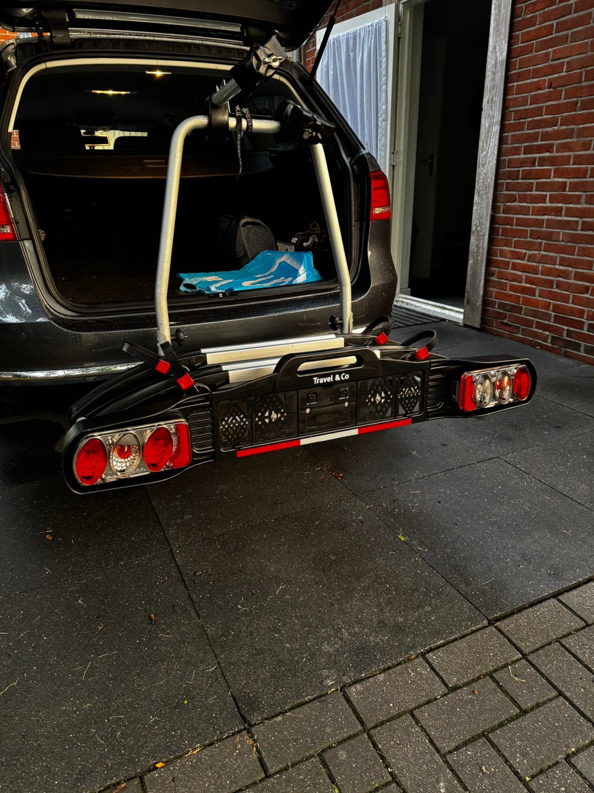 Travel&Co II fietsendrager, Auto diversen, Fietsendragers, Ophalen, Elektrische fiets, Zo goed als nieuw, 2 fietsen