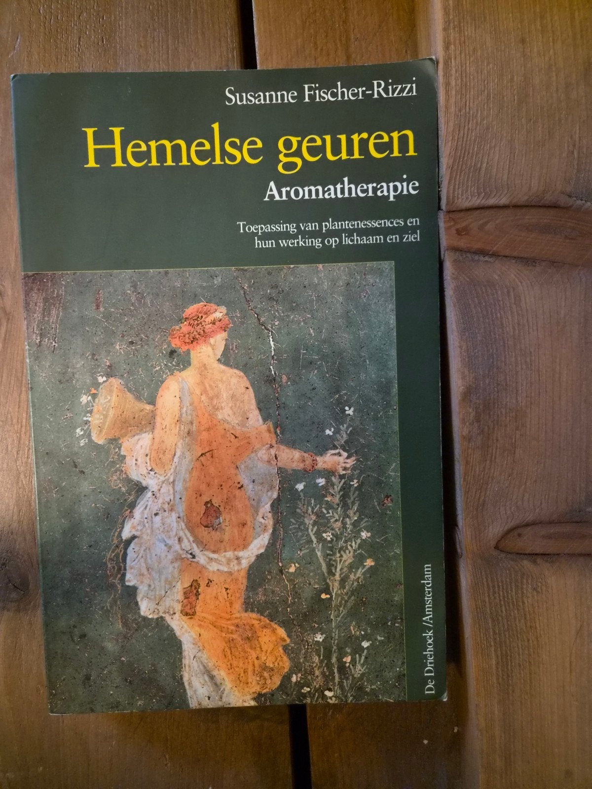 Hemelse geuren: Aromatherapie door Susanne Fischer-Rizzi, Ophalen of Verzenden, Gelezen, Kruiden en Alternatief, Susanne Fischer-Rizzi