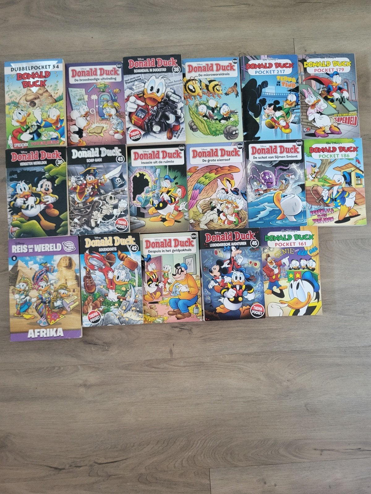 Donald Duck Pockets - 17 stuks - Zo goed als nieuw, Ophalen