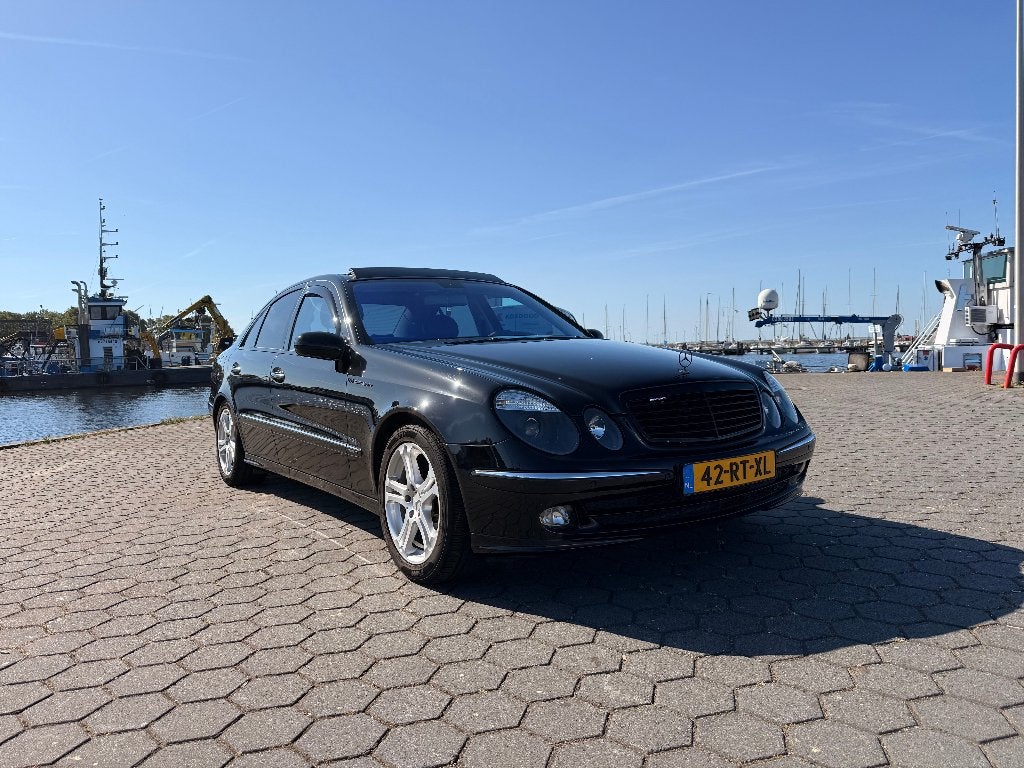 Mercedes-Benz E-Klasse 3.0 E280 Sedan AUT LPG Zwart, Auto's, Mercedes-Benz, Automaat, Achterwielaandrijving, Zwart, Zwart