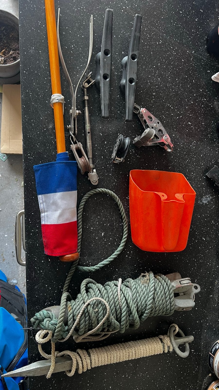 Diverse bootspullen: vlag, blokken, anker, meerpen, kikkers, Ophalen, Gebruikt, Lijn of Blok