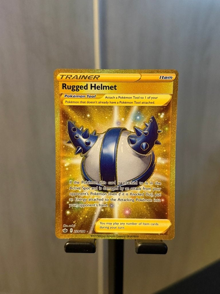 Rugged Helmet 228/198 Secret Rare Chilling Reign NM, Verzenden, Nieuw, Losse kaart, Foil
