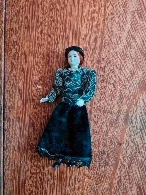 Caco porseleinen popje 13 cm, Ophalen of Verzenden, Gebruikt