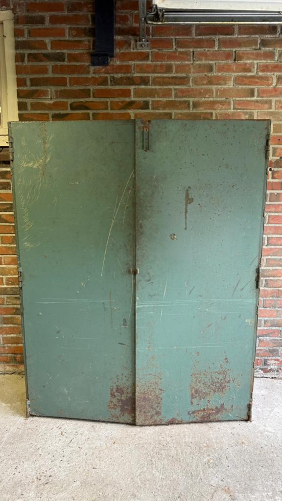 Vintage metalen archiefkast met verstelbare planken, Ophalen, Gebruikt