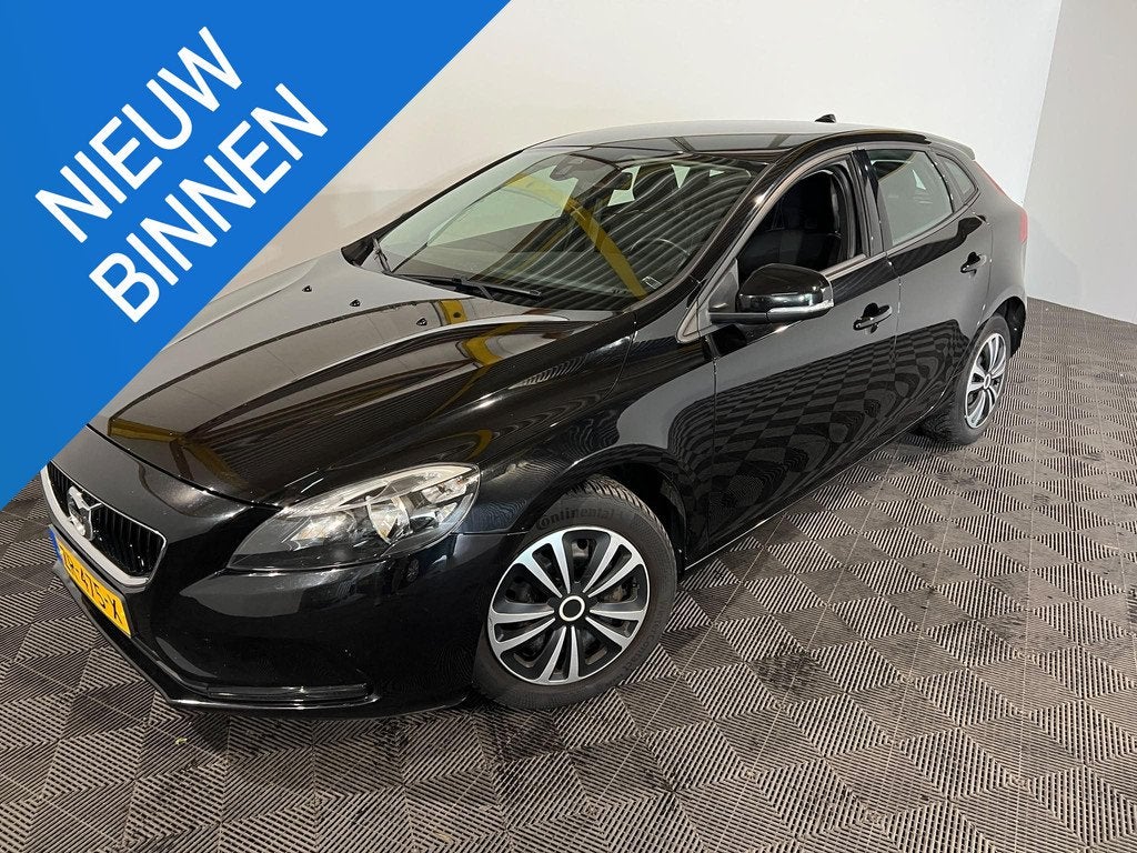 Volvo V40 2.0 D2 Inscription, Auto's, Volvo, Voorwielaandrijving, Gebruikt, Euro 6, 4 cilinders