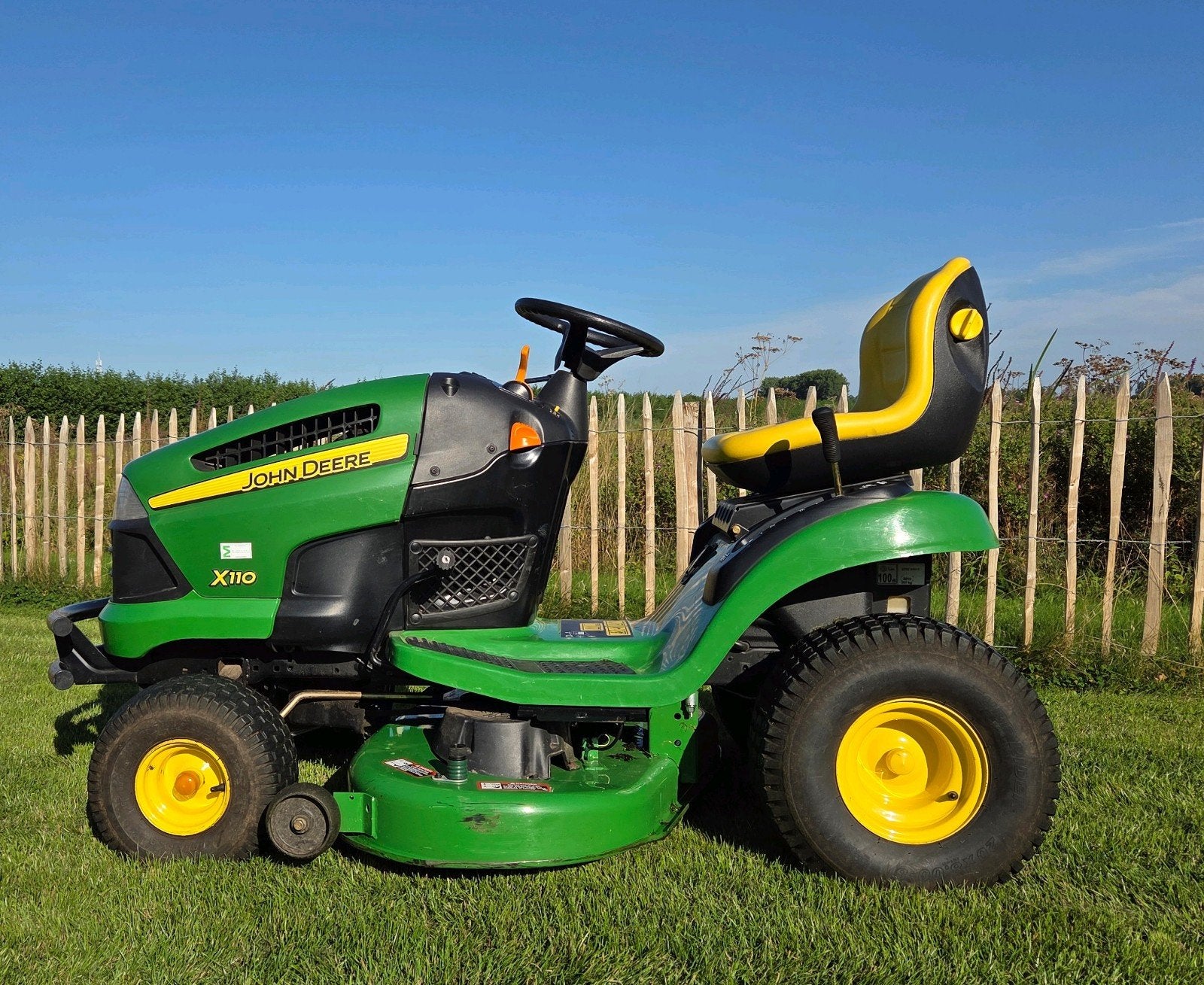 John Deere x110 maaitractor / zitmaaier, Gebruikt, Ophalen, John Deere, Mulchfunctie