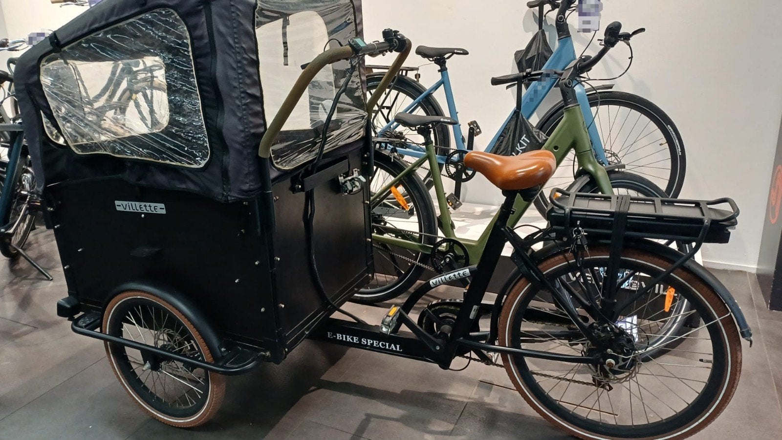 Elektrische bakfiets Troy, 4 kinderen of meer, Gebruikt, Huif, Schijfrem