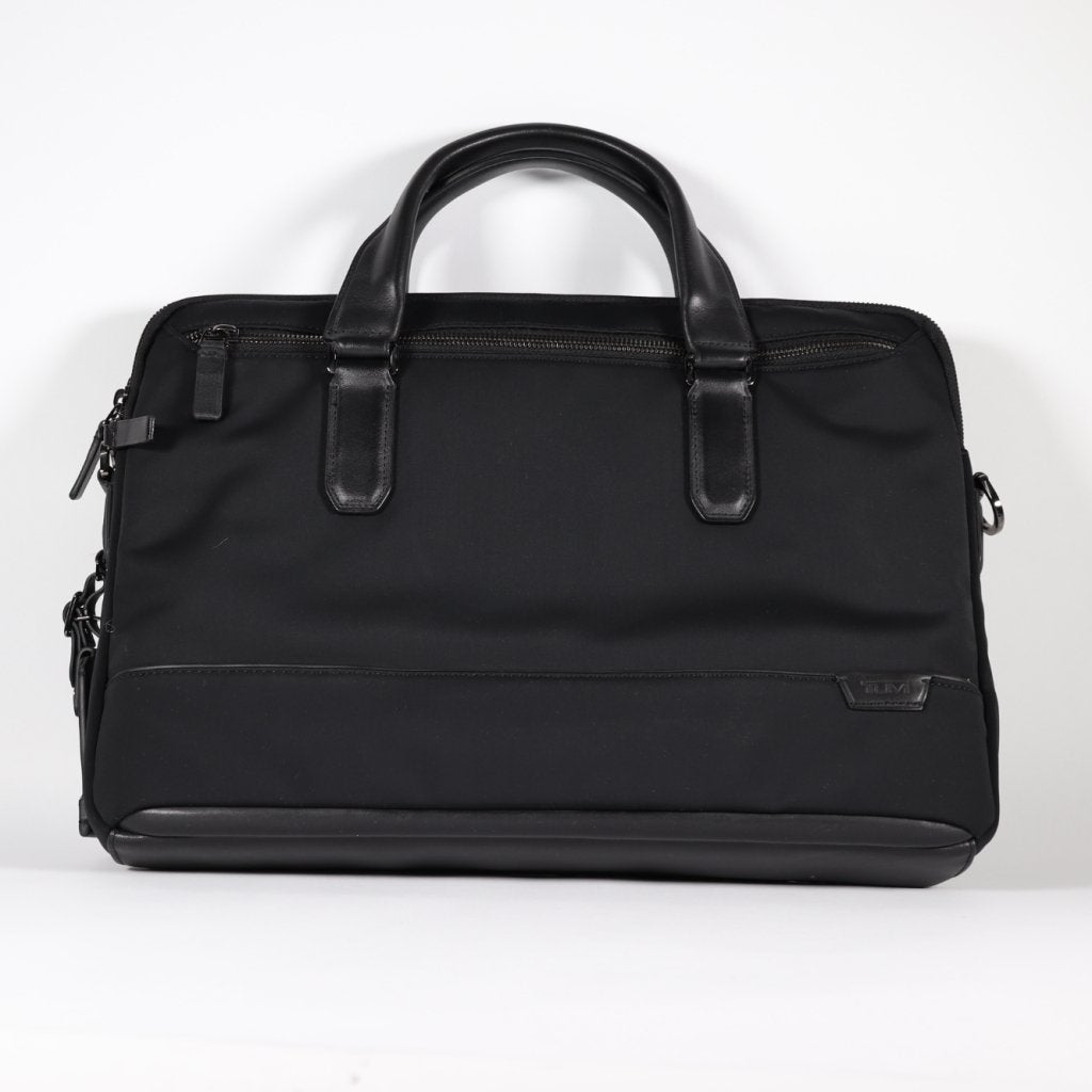 Tumi Laptop Bag - A Grade, Computers en Software, Flex Ltd., Gebruikt, https://flex.com/contact-us, Nobelstraat 10, 5807 GA Oostrum LB, Limburg, Nederland