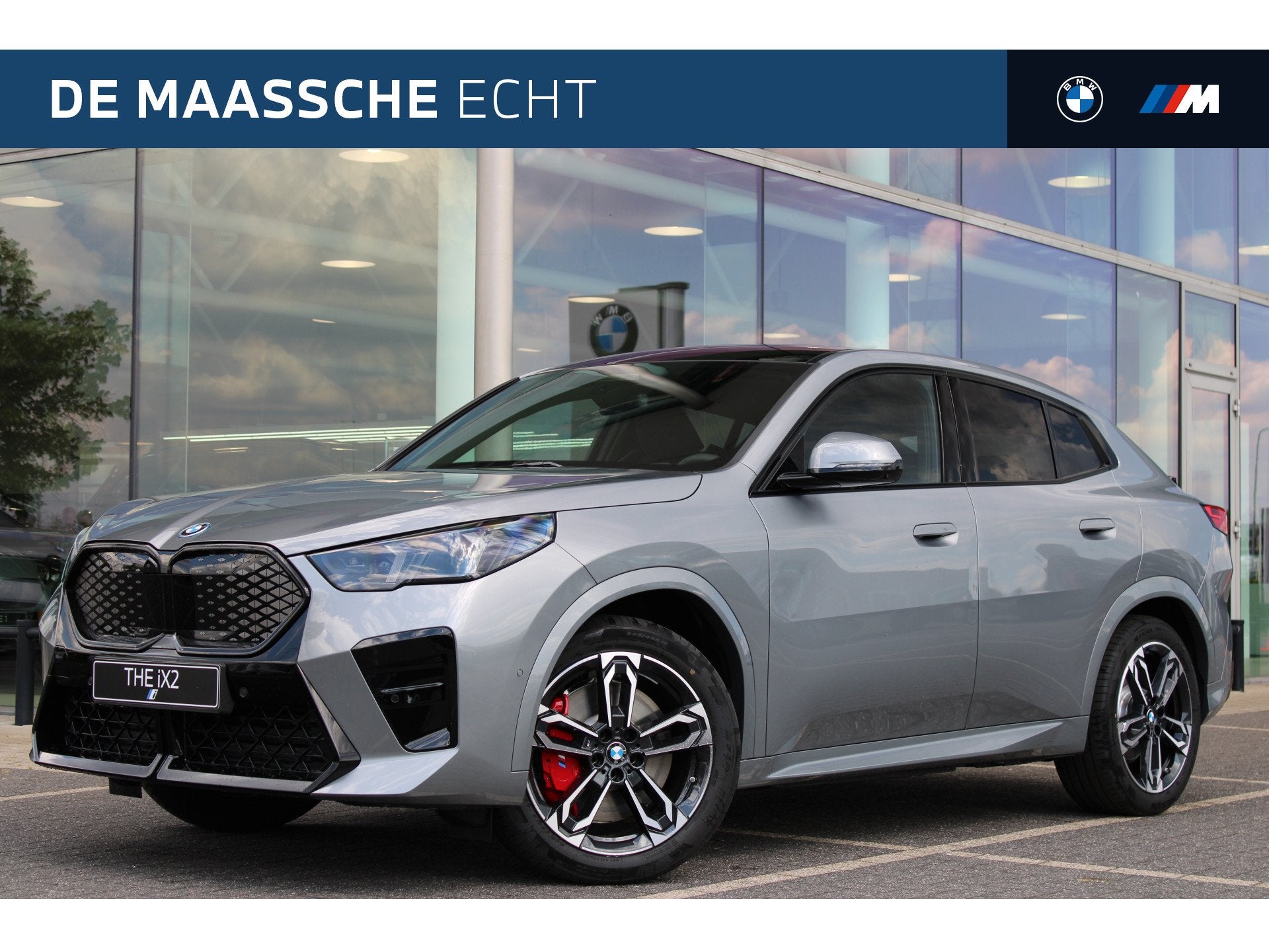 BMW iX2 eDrive20 M Sport / Panoramadak / Trekhaak / Sportsto, Auto's, BMW, Dealer onderhouden, IX2, Zwart, Nieuw