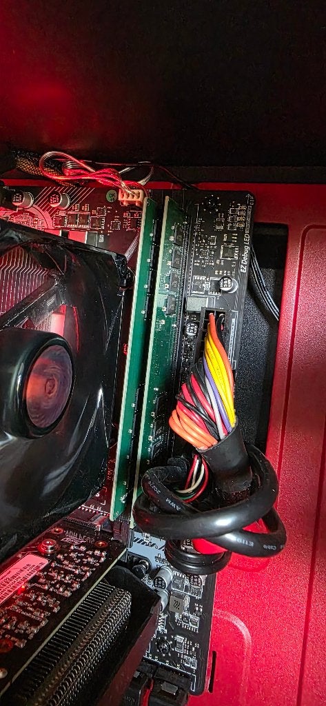 Foto 5 van Gaming PC Nvidia 1660 TI 6GB, 2TB HDD/SSD, 32 GB DDR4 2666
