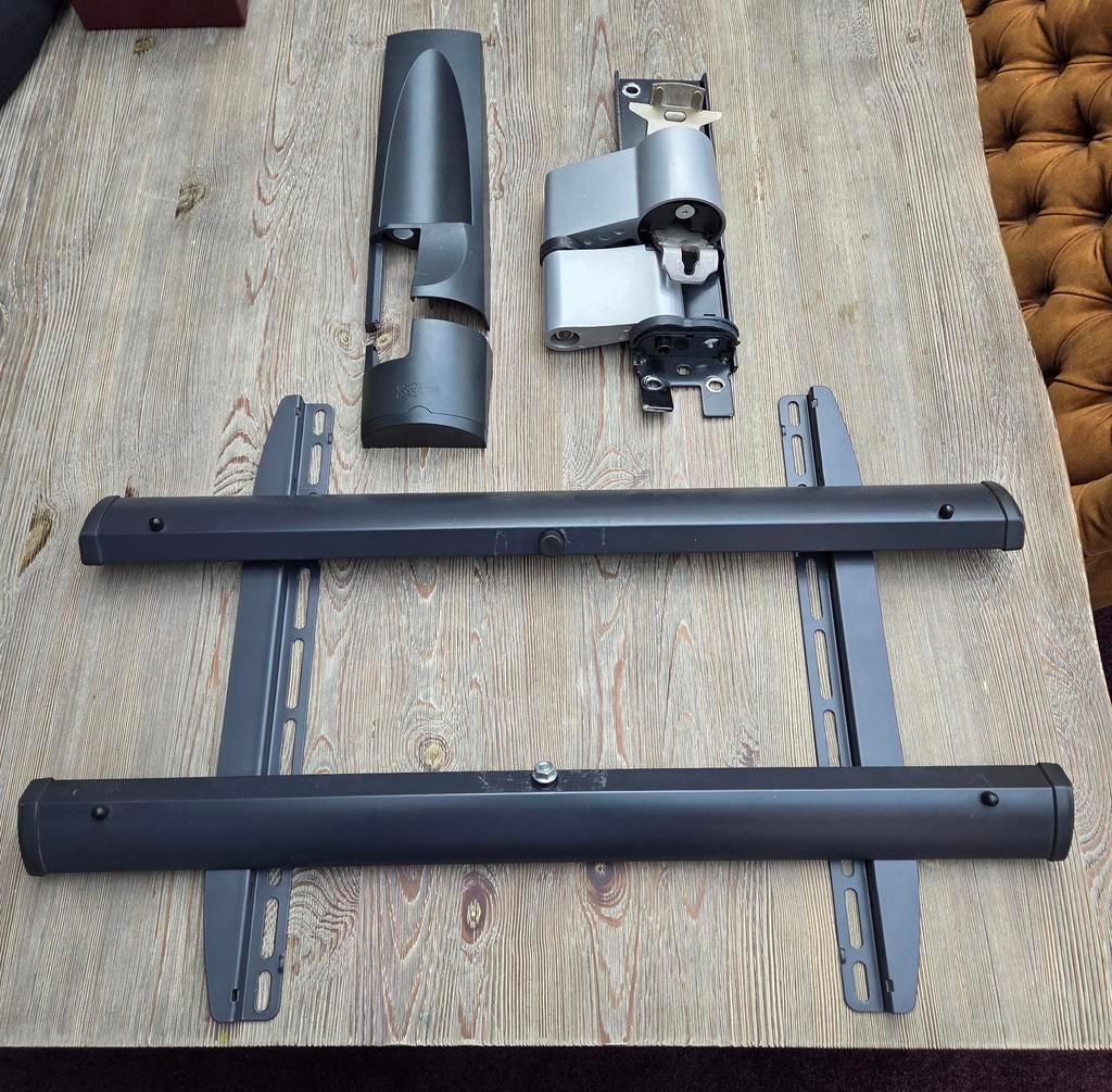 Vogel's EFW 6325 TV wandbeugel met toebehoren, Ophalen of Verzenden, Gebruikt