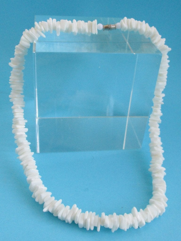 Ketting: KS24- WIT-Schelp Stukjes – v.a. 38 cm., Verzenden, Nieuw, Wit, Steen of Mineraal