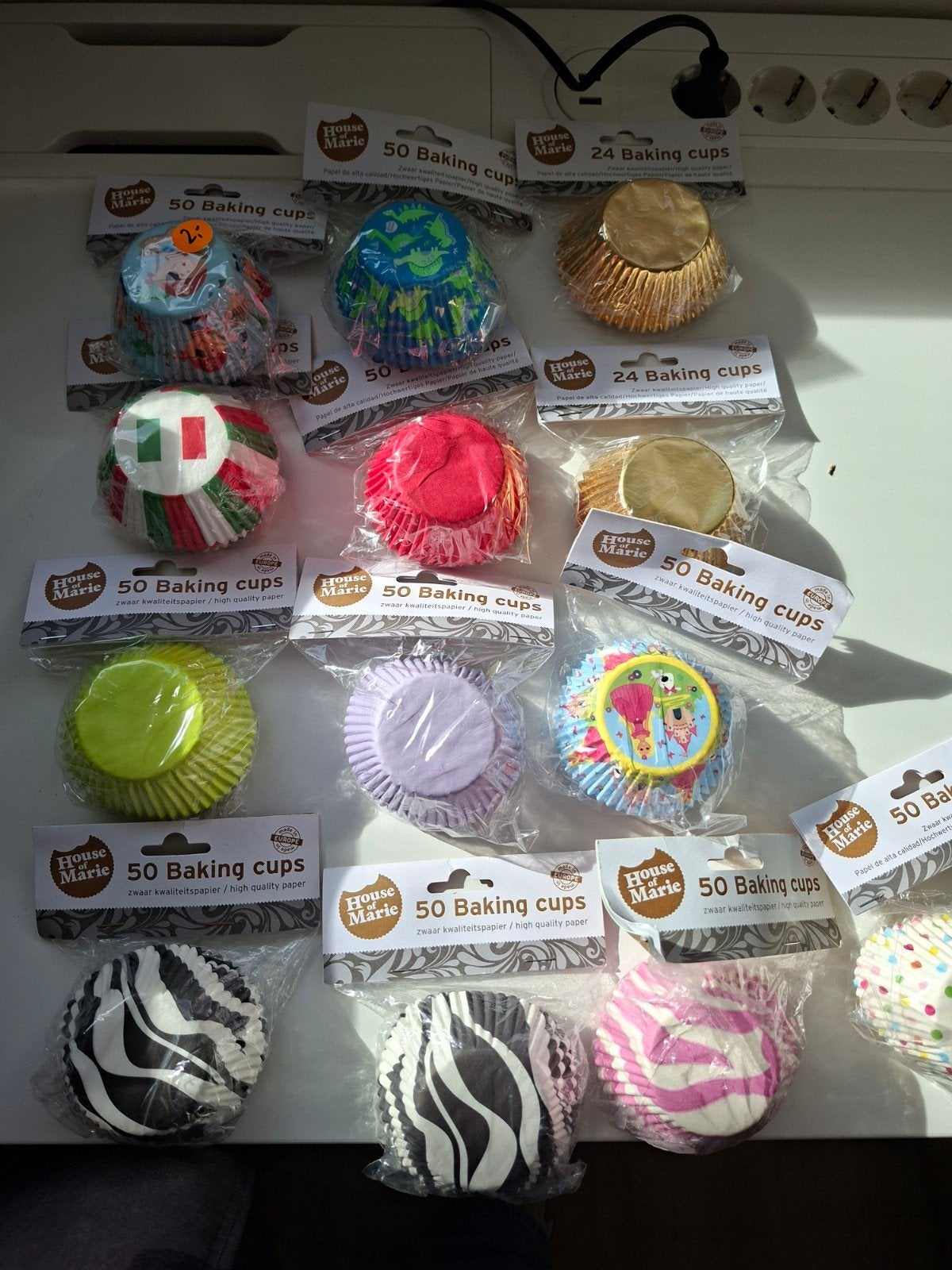 Diverse cupcake vormpjes, circa 575 stuks, Hobby en Vrije tijd, Taarten en Cupcakes maken, Ophalen of Verzenden, Nieuw, Cupcakes