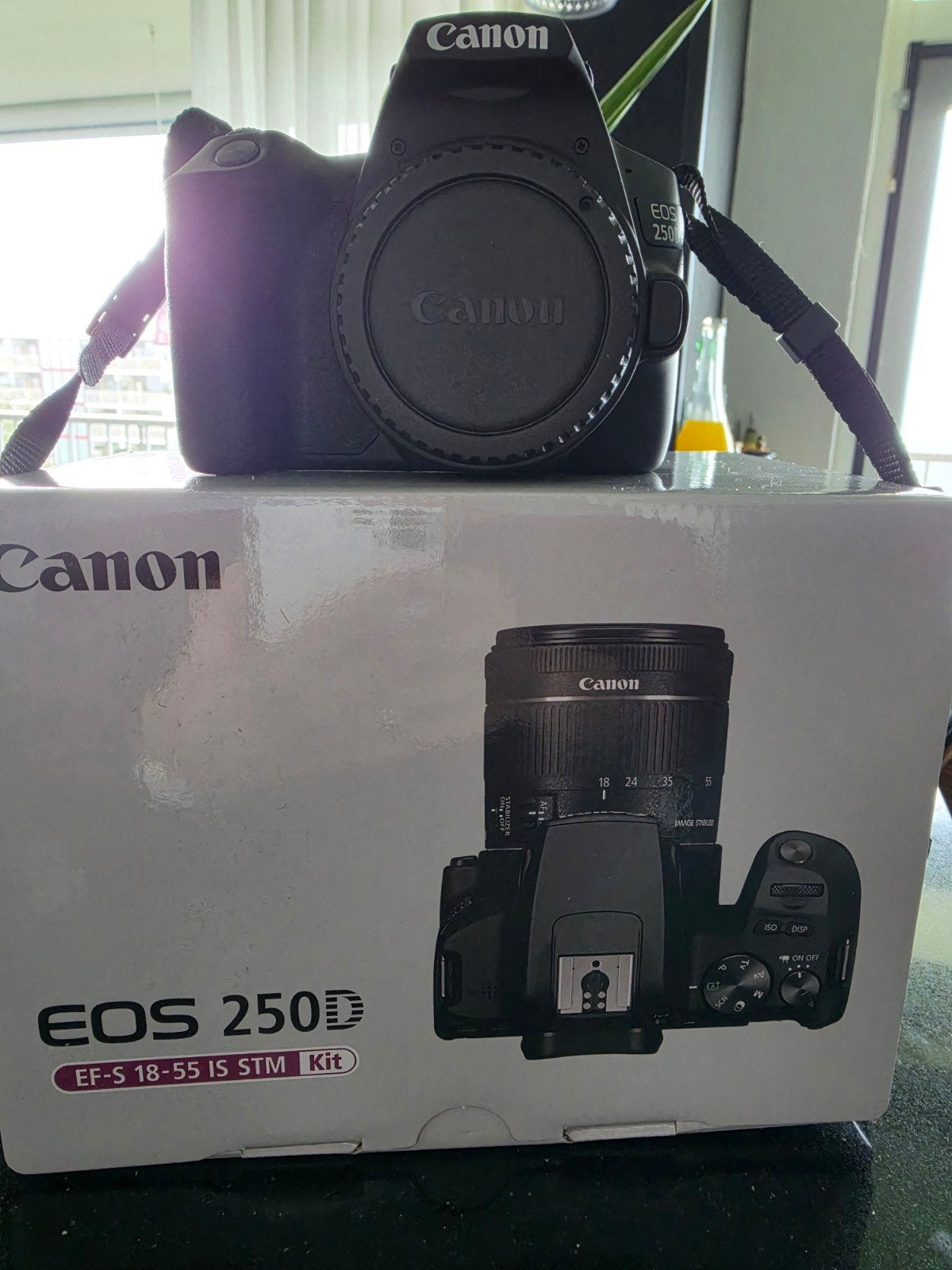 Canon EOS 250D spiegelreflex met  accessoires, Ophalen, Spiegelreflex, Canon, Zo goed als nieuw
