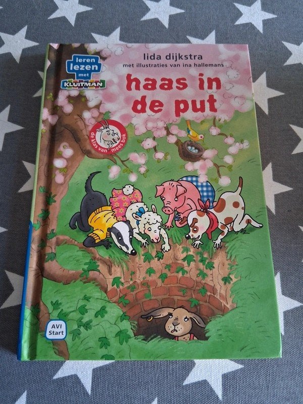 boek lida dijkstra - haas in de put - avi start, Ophalen of Verzenden, Gelezen, Fictie algemeen