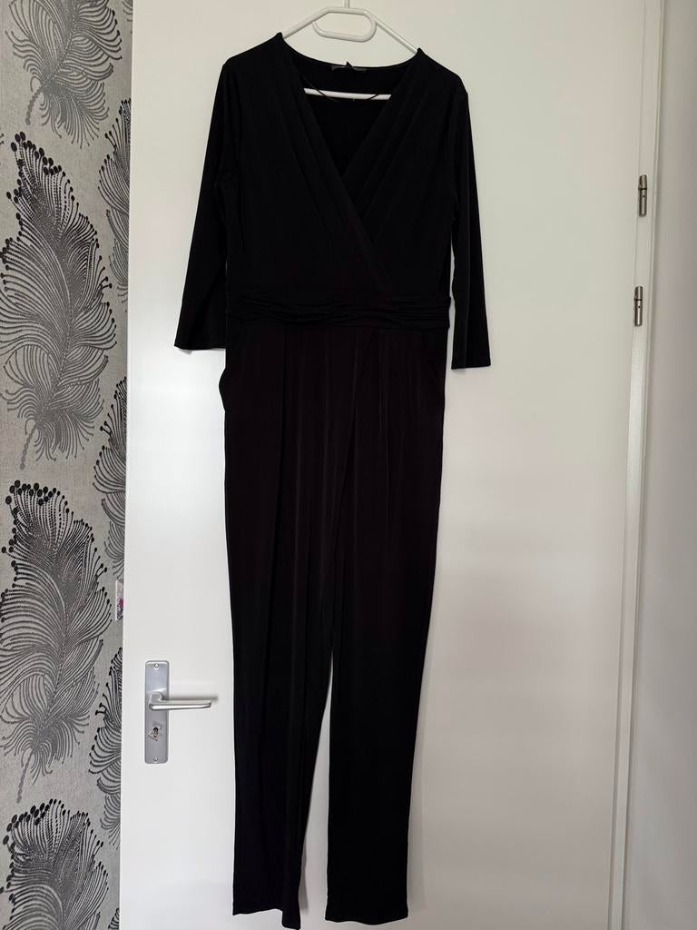 Zwarte jumpsuit met overslag en 3/4 mouwen Esprit maat XL, Kleding | Dames, Jumpsuits, Ophalen of Verzenden, Gedragen, Maat 42/44 (L)